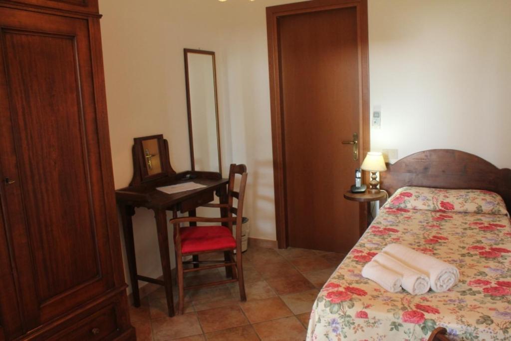 Hotel Residence I Briganti Di 卡帕尔比奥 外观 照片