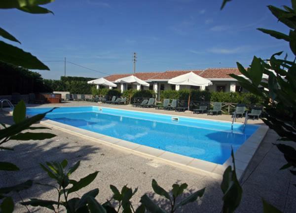 Hotel Residence I Briganti Di 卡帕尔比奥 外观 照片