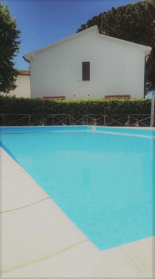 Hotel Residence I Briganti Di 卡帕尔比奥 外观 照片